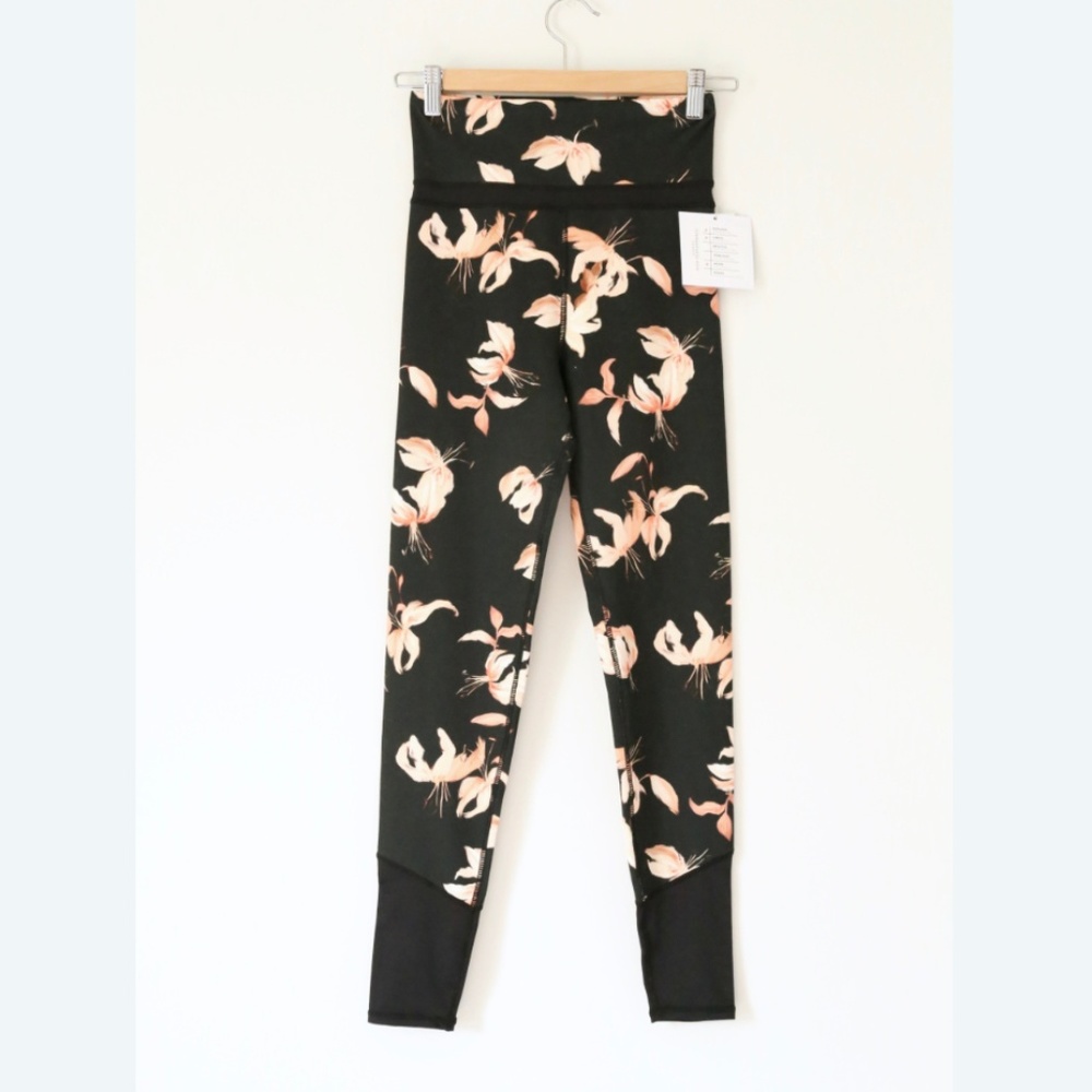 NWT Threads 4 Thought High Waist Nero Legging - M